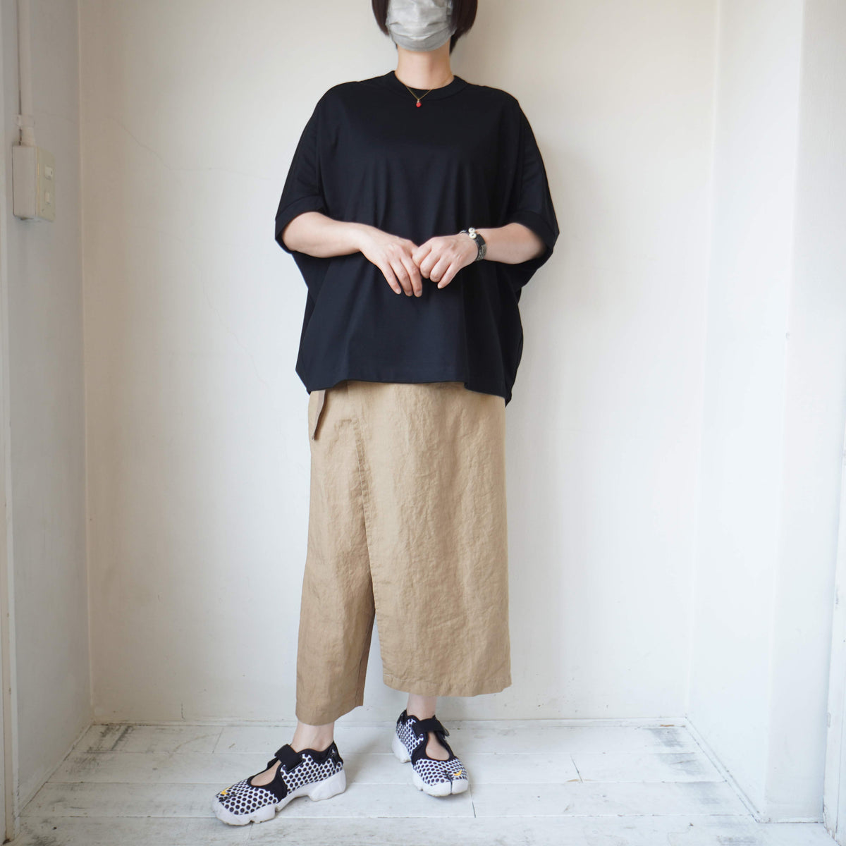TRAVAIL MANUEL リネンポプリンラップパンツ ブラック 黒 M TRAVAIL MANUEL リネンポプリンラップパンツ ブラック 黒 M