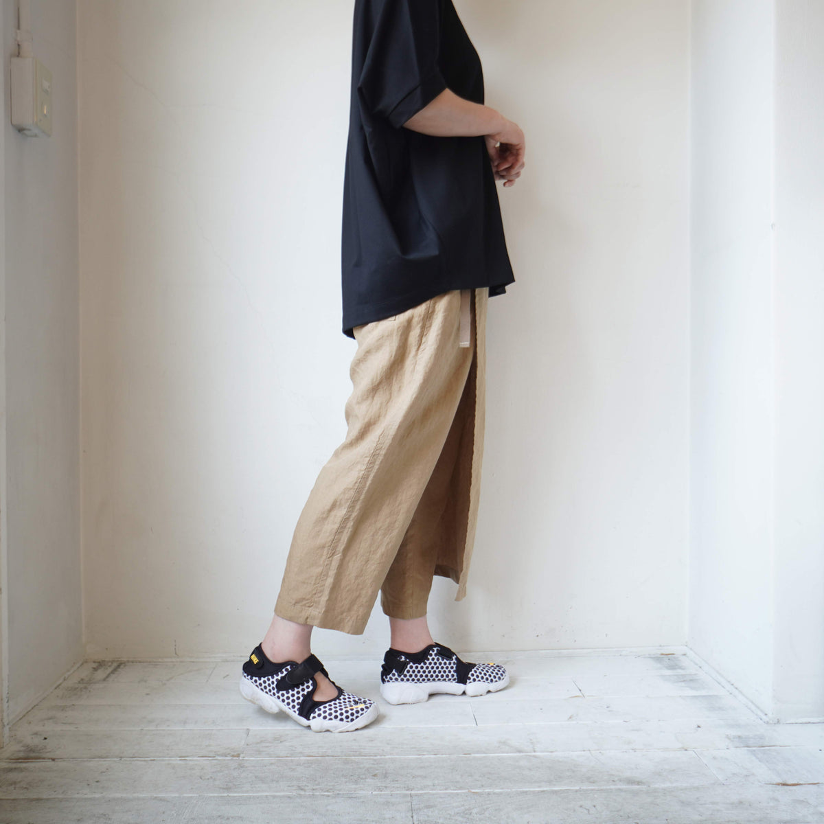TRAVAIL MANUEL リネンポプリンラップパンツ ブラック 黒 M TRAVAIL MANUEL（トラバイユマニュアル）の「【 TRAVAIL MANUEL