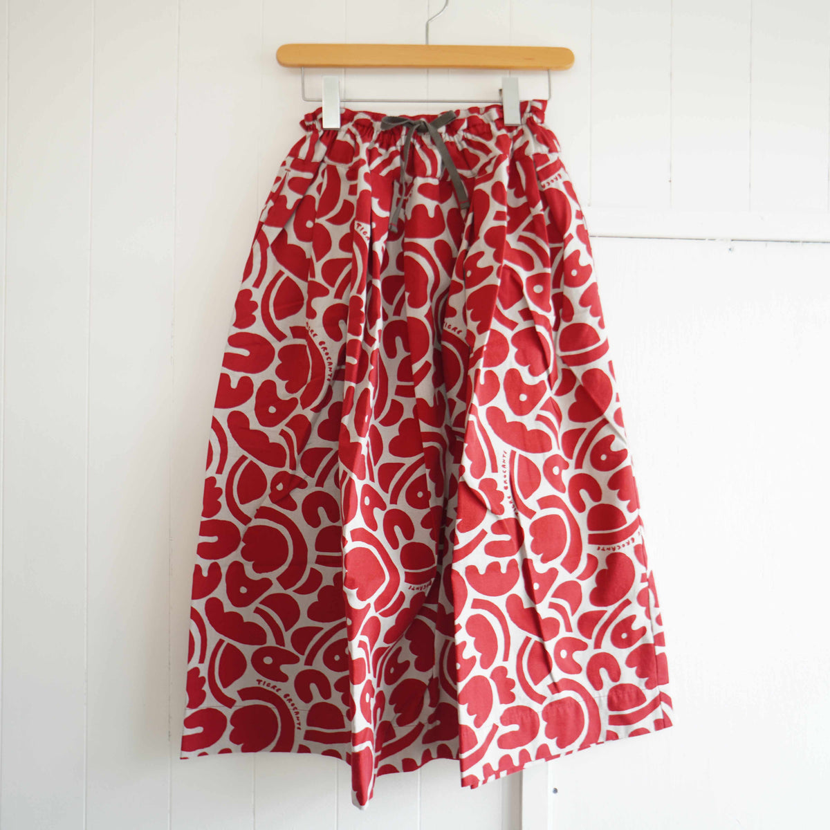 ティグルブロカンテ ポケットフィセルスカート石北有美