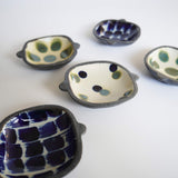 陶房眞喜屋 耳付き四角豆皿 a