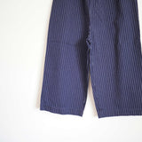 TRAVAIL MANUEL(トラバイユマニュアル)  コットンヘリンボンピンストライプ イージーワイドクルーパンツ(512004)