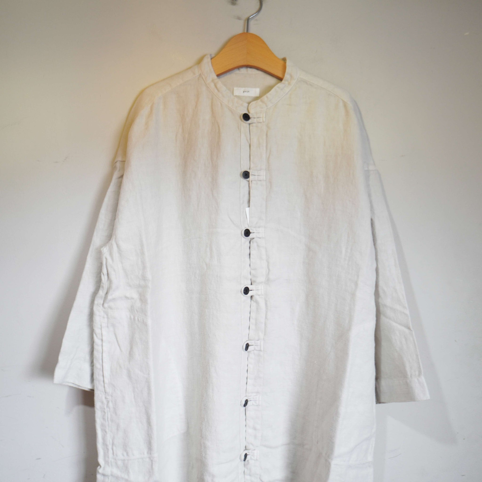 prit プリット　ホワイト　ノーカラービッグシャツ　size F P81426]prit(プリット) リネンコットンシーチング スタンド