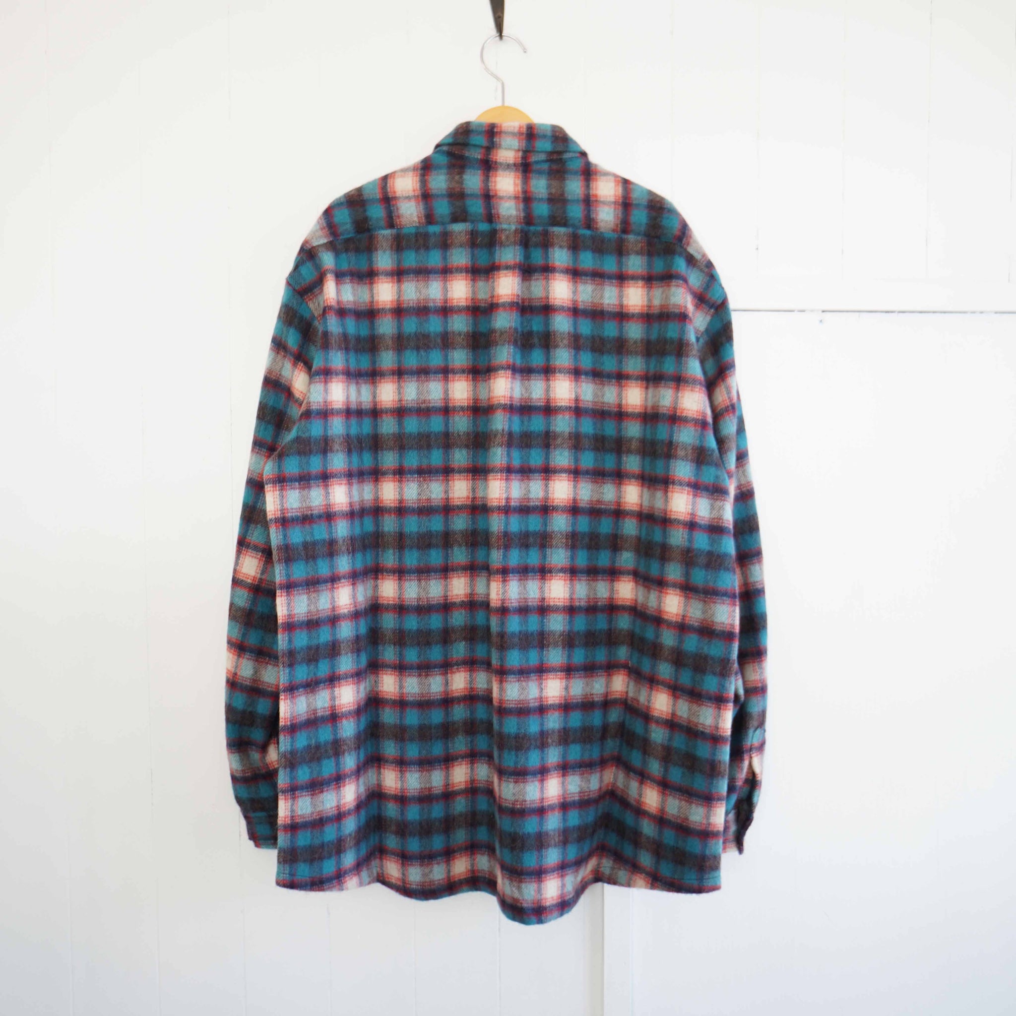 極美品 タグ付き 直近モデル CHECK POCKET OVER SHIRT White Loose Fit Shirt with Pocket Detail Online Shopping