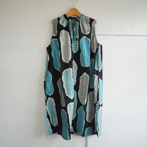 TIGRE BROCANTE(ティグルブロカンテ)　南国の葉　Batik　ギャザーノースリーブワンピ