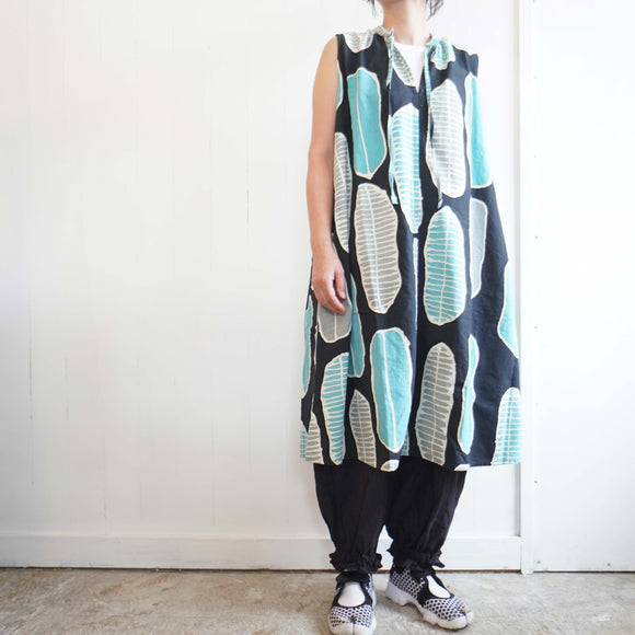 TIGRE BROCANTE(ティグルブロカンテ)　南国の葉　Batik　ギャザーノースリーブワンピ