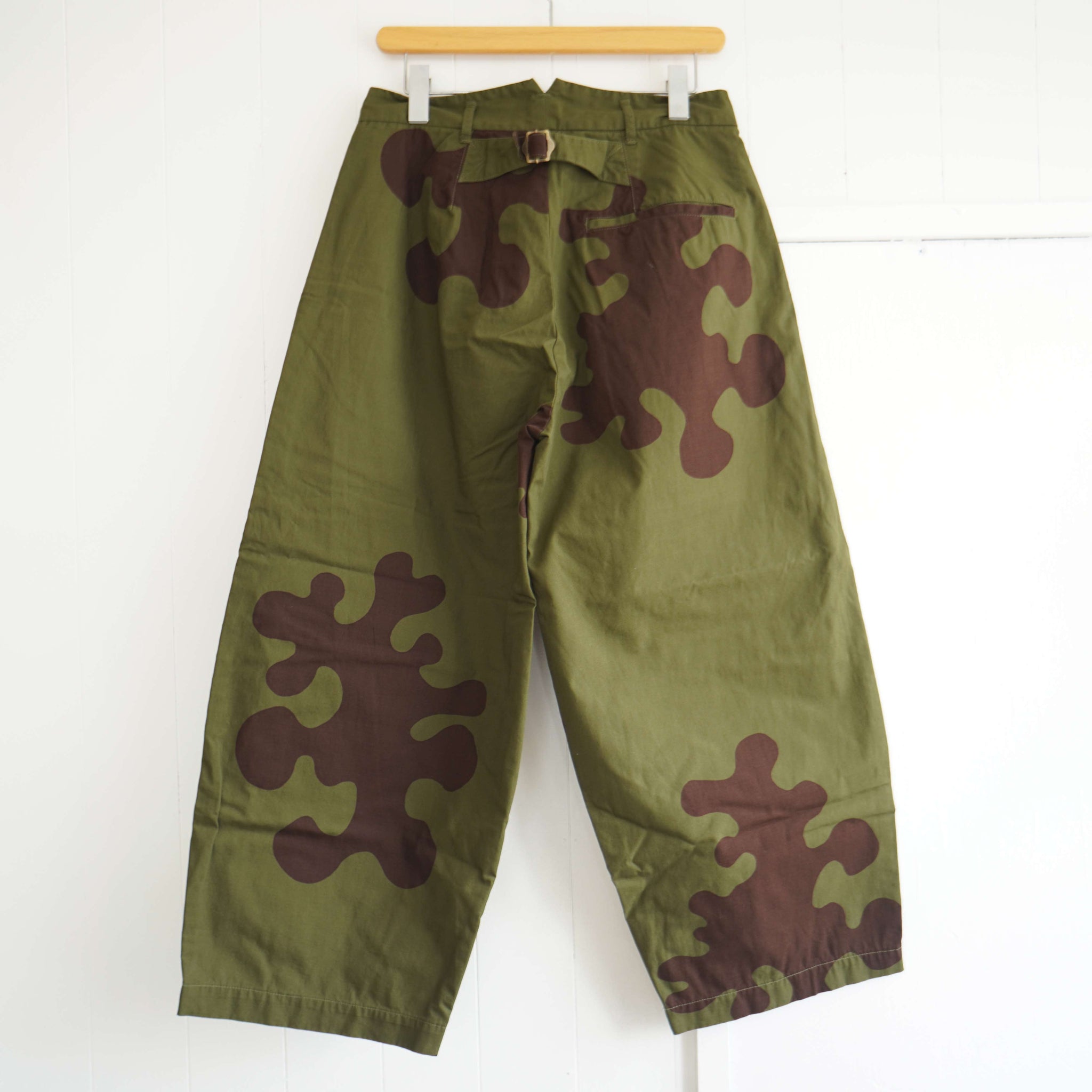 【タグ付き新品】TIGRE BROCANTE カモ柄パンツ TIGRE BROCANTE(ティグルブロカンテ）/カモタゴサクパンツ